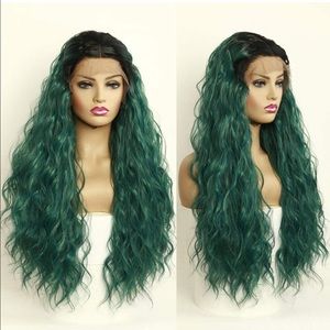 ✨Emerald Green Wavey Lace Front Wig✨